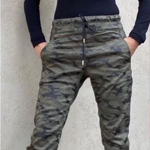 Bevy Flog Shely Green Camo Drawstring  size 26